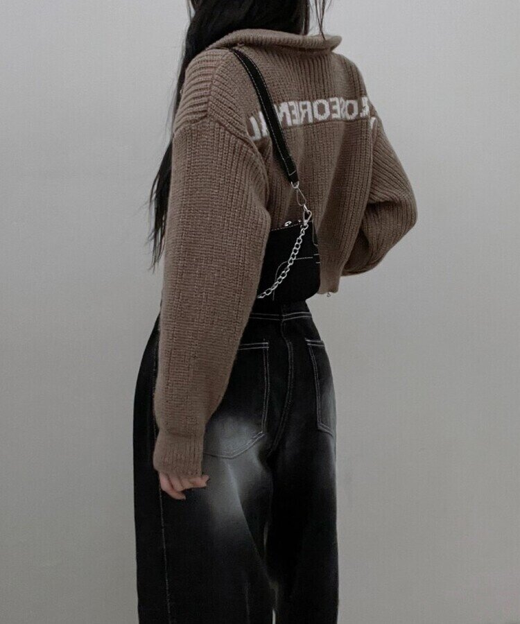 위드레터링반집업크롭니트