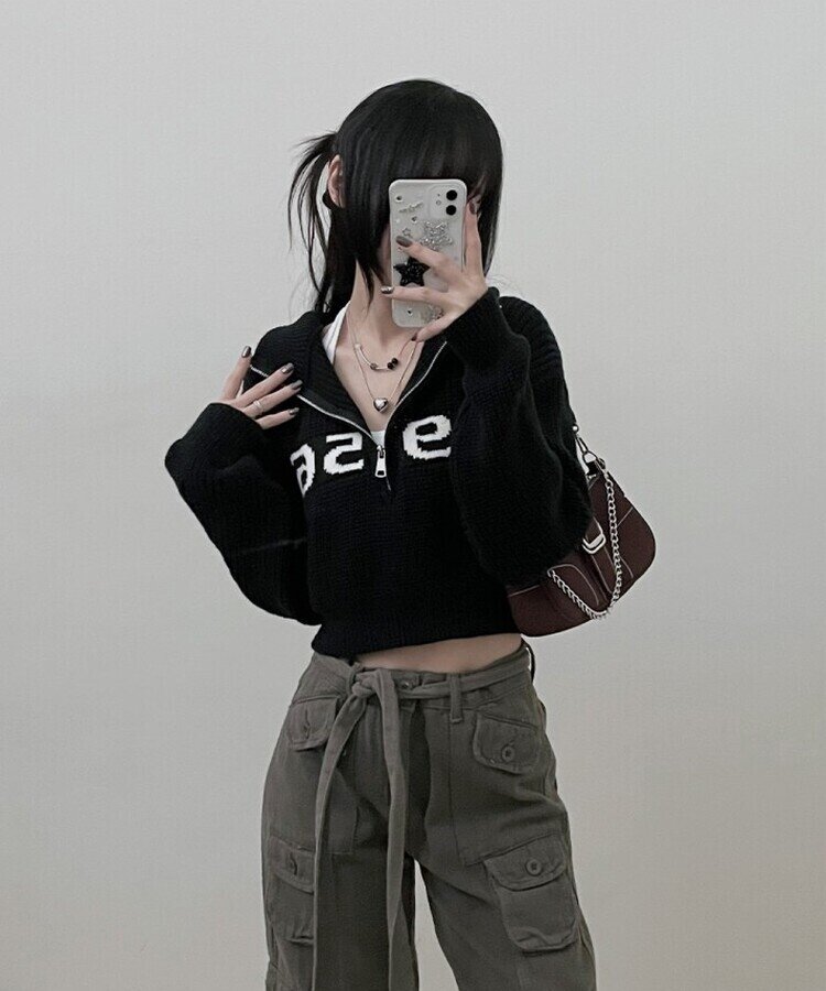 위드레터링반집업크롭니트