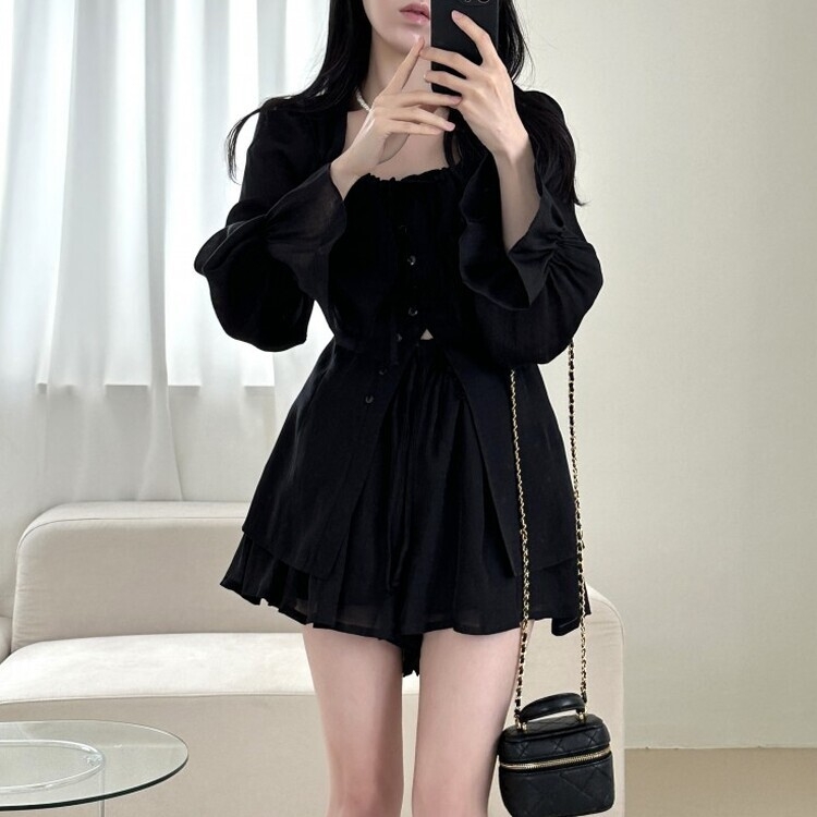 ESSENTIALS ロングスリーブシャツとショートパンツセット ESSENTIALS ロングスリーブシャツとショートパンツセット