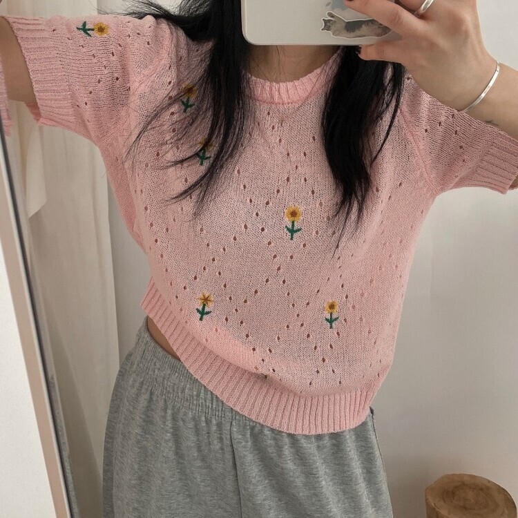 ミニフラワー刺繍パンチング半袖ニット｜ニット｜韓国ファッション通販