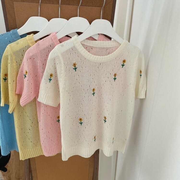 ミニフラワー刺繍パンチング半袖ニット｜ニット｜韓国ファッション通販
