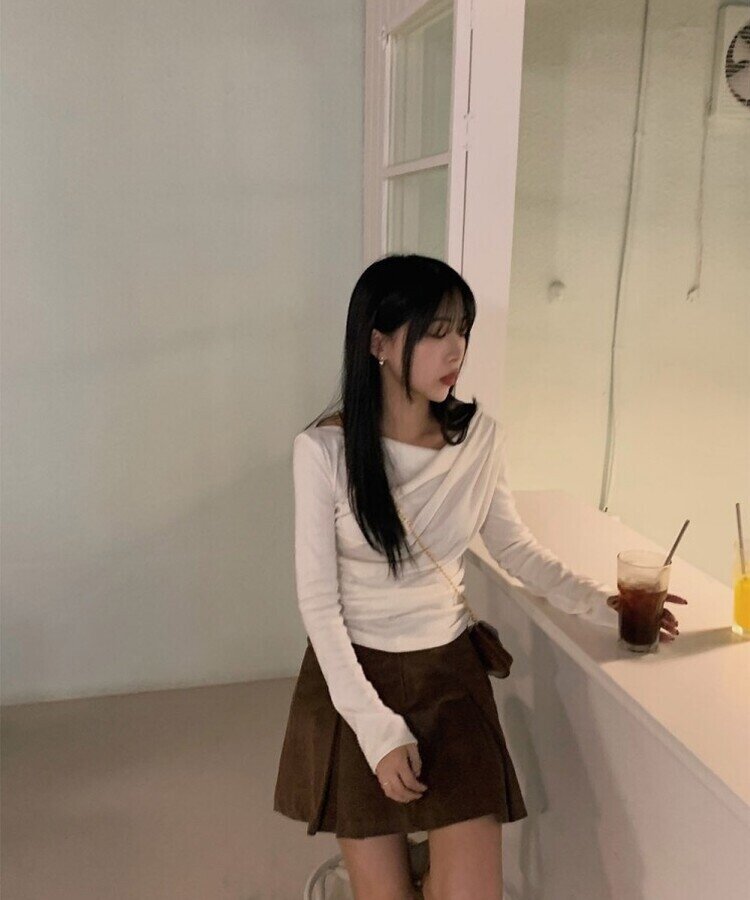 リウムドレープ長袖 Tシャツ