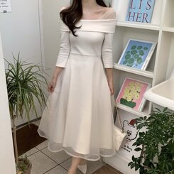 シャーリングアンバランスシフォンロングワンピース IVORY