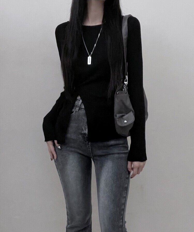 사이드버튼슬릿골지니트긴팔티 블랙