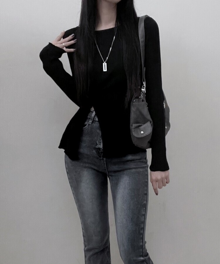 사이드버튼슬릿골지니트긴팔티 블랙