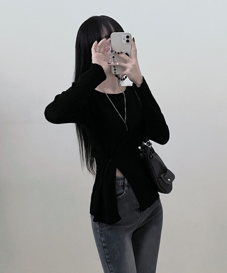 사이드버튼슬릿골지니트긴팔티 블랙