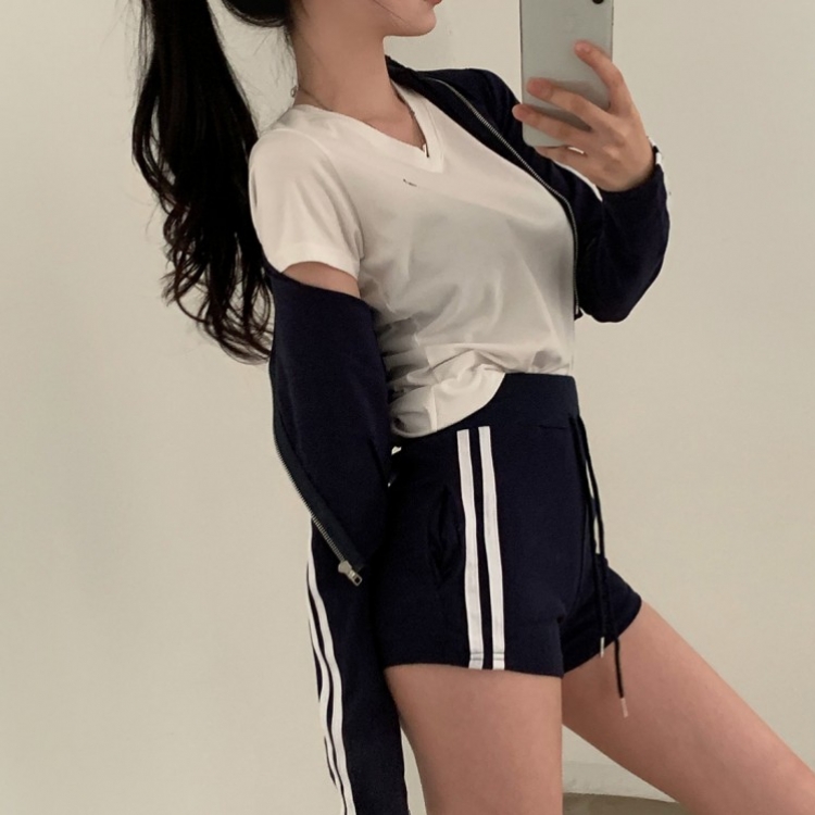【美品】 BTSJ レスミルズ クロップトップ ロングパンツ（黒×白）セット SET】クロップトップ ショートパンツトレーニングセット｜ツーピース