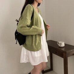 여리만능 브이넥 오버핏 베이직 긴팔 니트 가디건 그린빈