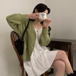 여리만능 브이넥 오버핏 베이직 긴팔 니트 가디건 그린빈