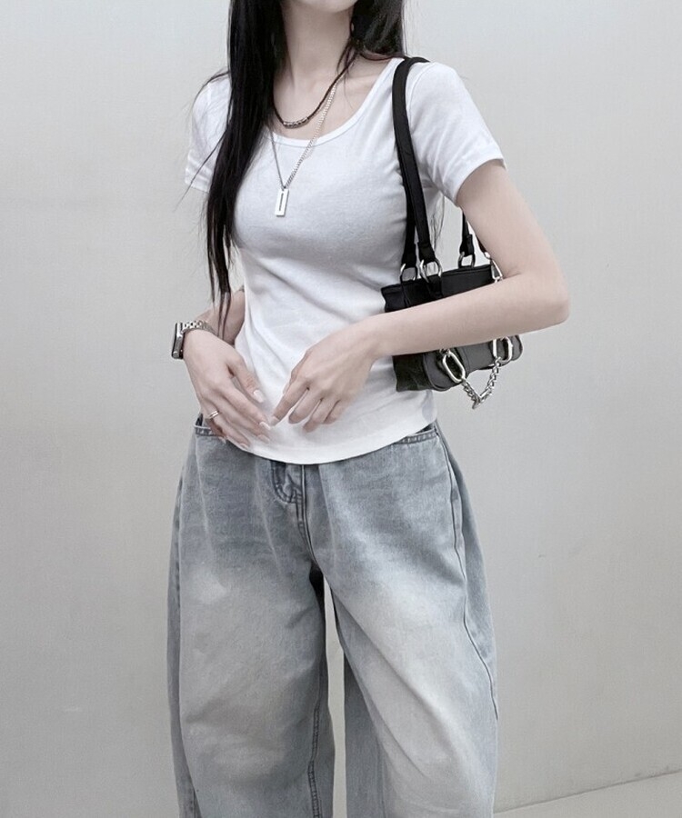 소프트무지랍빠유넥라운드슬림핏반팔티 아이보리