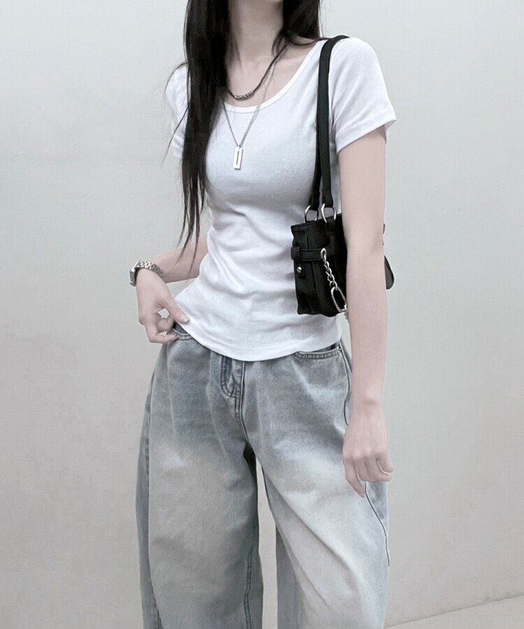 소프트무지랍빠유넥라운드슬림핏반팔티 아이보리