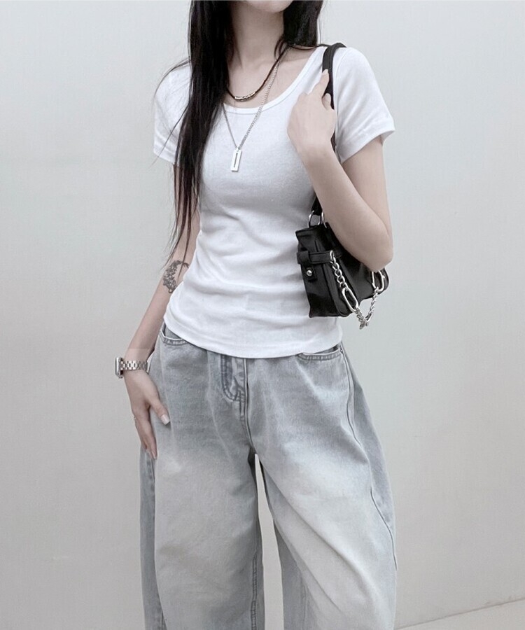 소프트무지랍빠유넥라운드슬림핏반팔티 아이보리