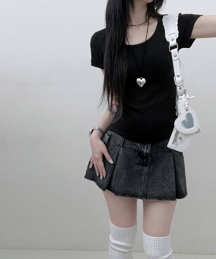 소프트무지랍빠유넥라운드슬림핏반팔티 블랙