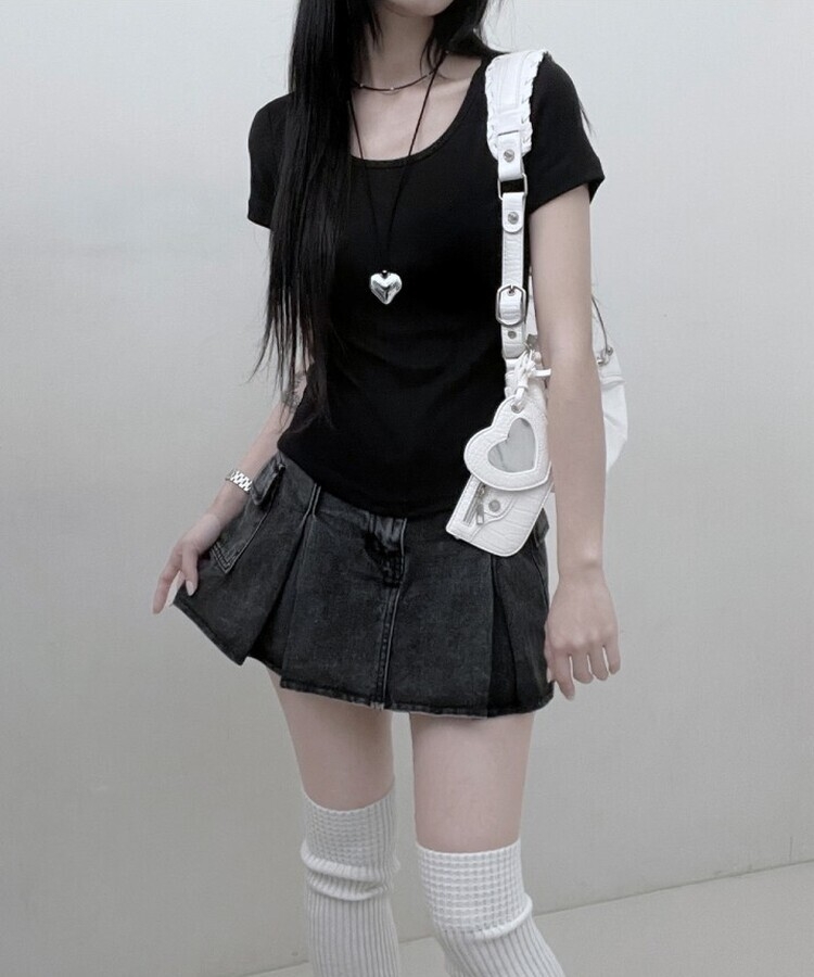 소프트무지랍빠유넥라운드슬림핏반팔티 블랙