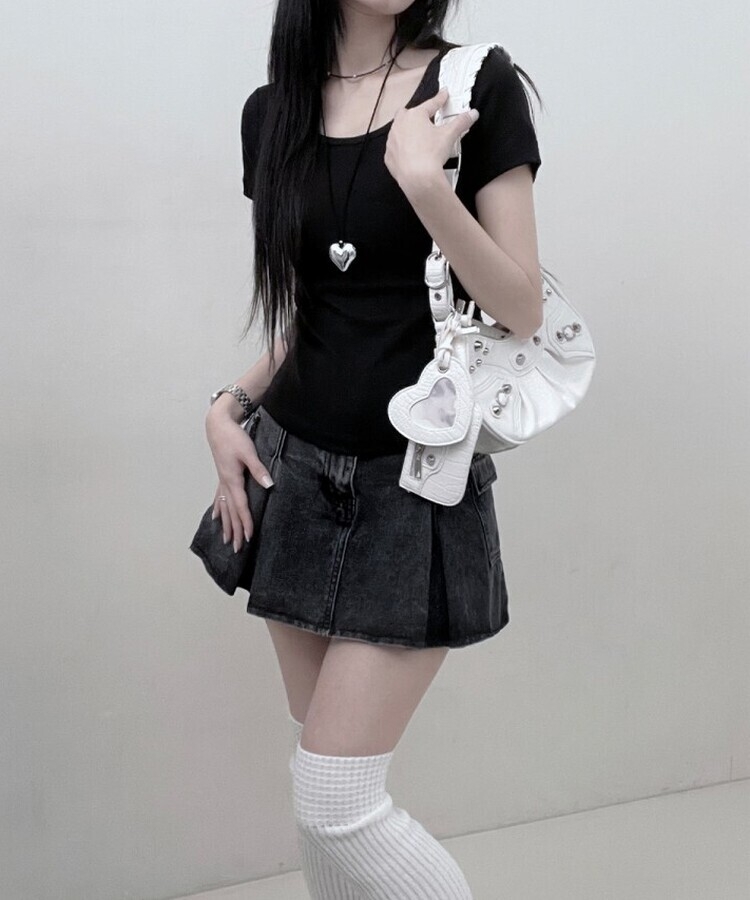 소프트무지랍빠유넥라운드슬림핏반팔티 블랙