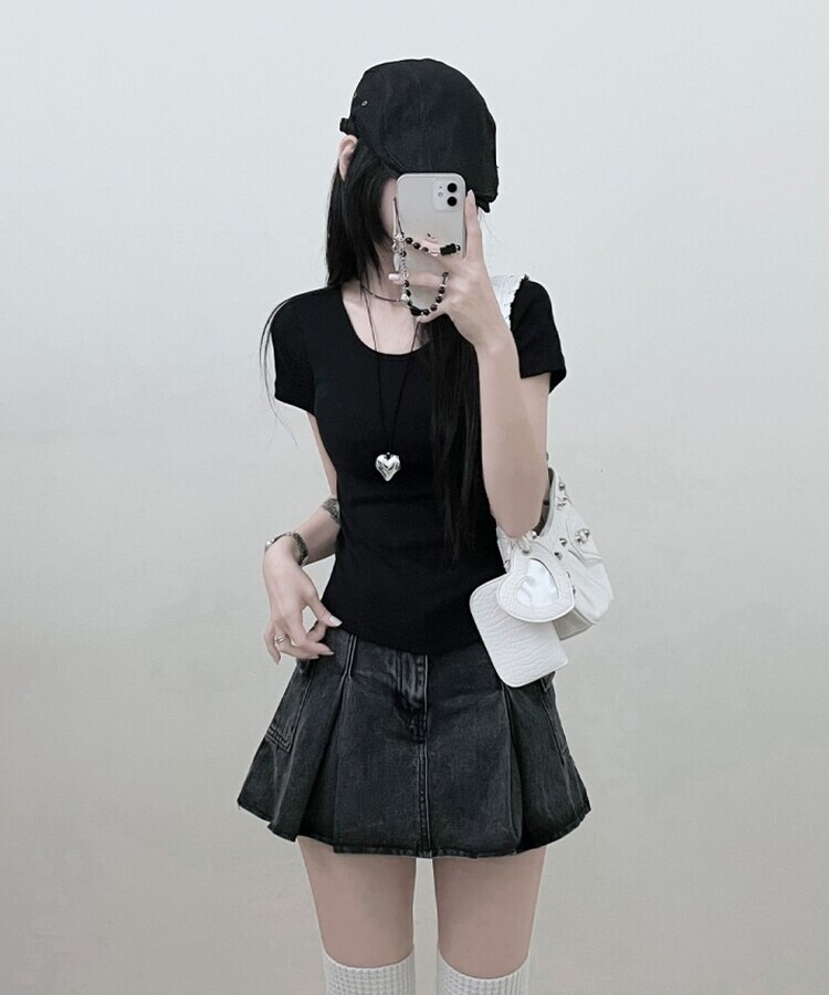 소프트무지랍빠유넥라운드슬림핏반팔티 블랙