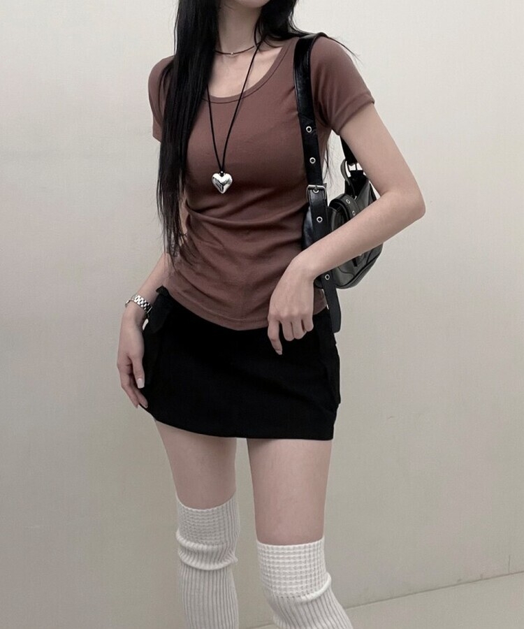 소프트무지랍빠유넥라운드슬림핏반팔티 브라운