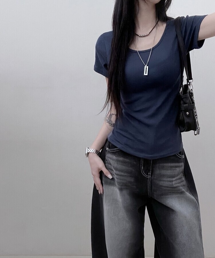 소프트무지랍빠유넥라운드슬림핏반팔티 네이비