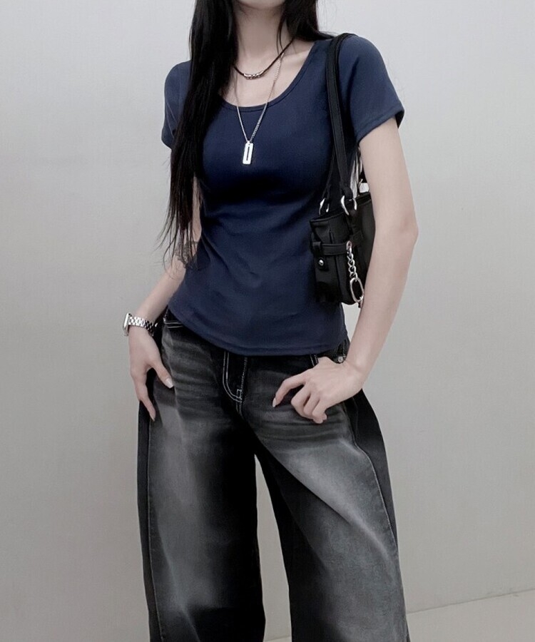 소프트무지랍빠유넥라운드슬림핏반팔티 네이비