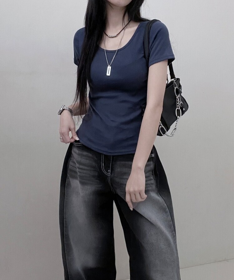 소프트무지랍빠유넥라운드슬림핏반팔티 네이비