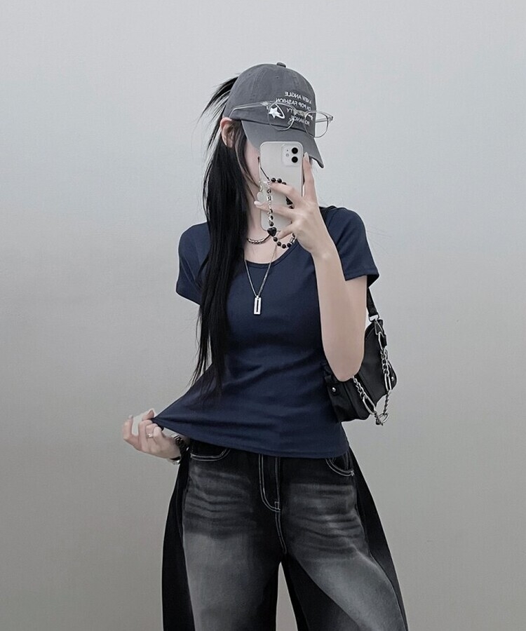 소프트무지랍빠유넥라운드슬림핏반팔티 네이비