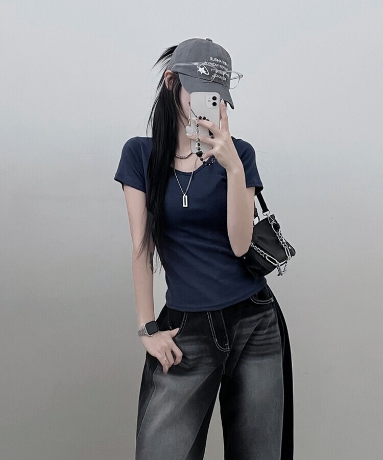 소프트무지랍빠유넥라운드슬림핏반팔티 네이비