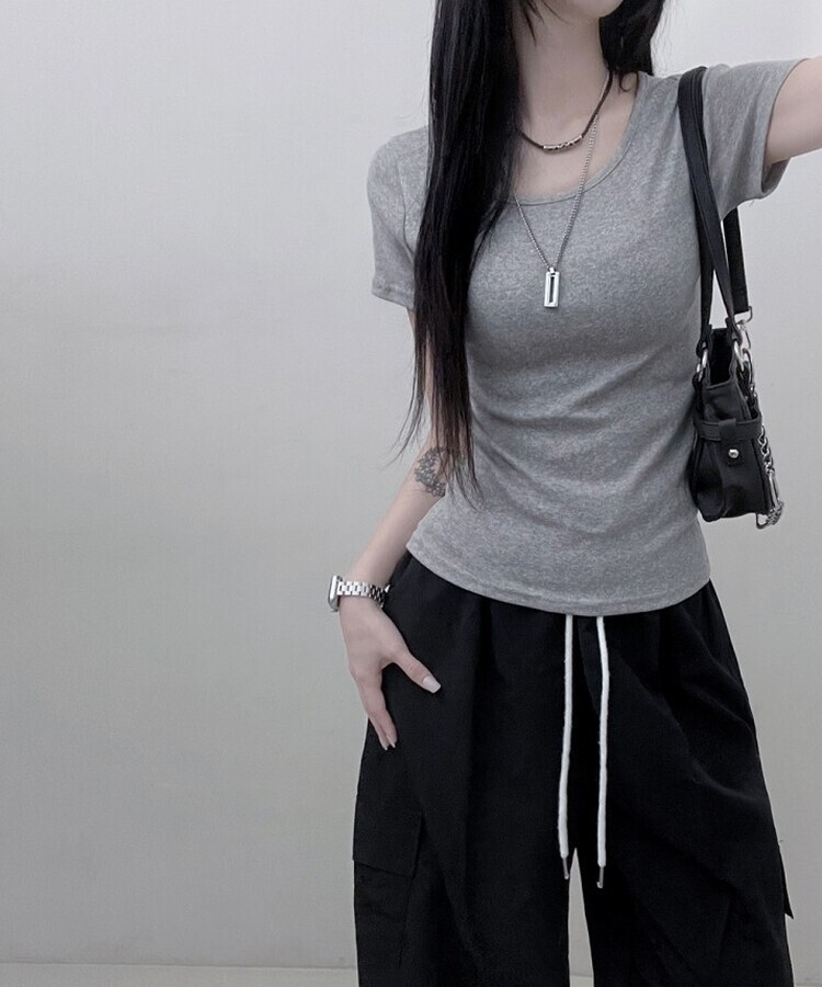 소프트무지랍빠유넥라운드슬림핏반팔티 그레이