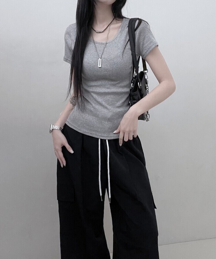 소프트무지랍빠유넥라운드슬림핏반팔티 그레이