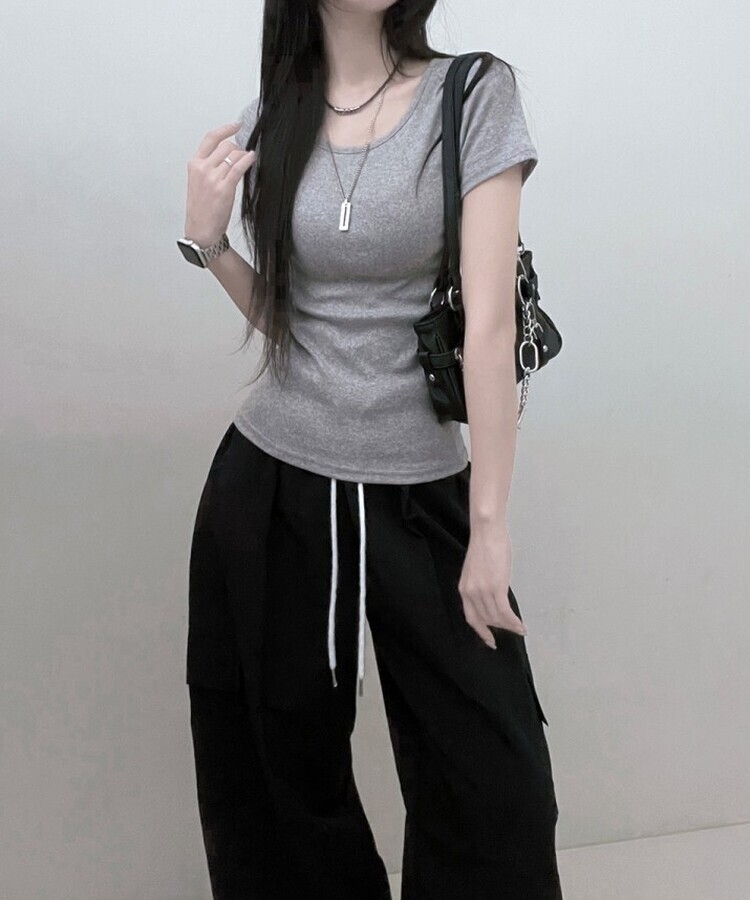 소프트무지랍빠유넥라운드슬림핏반팔티 그레이