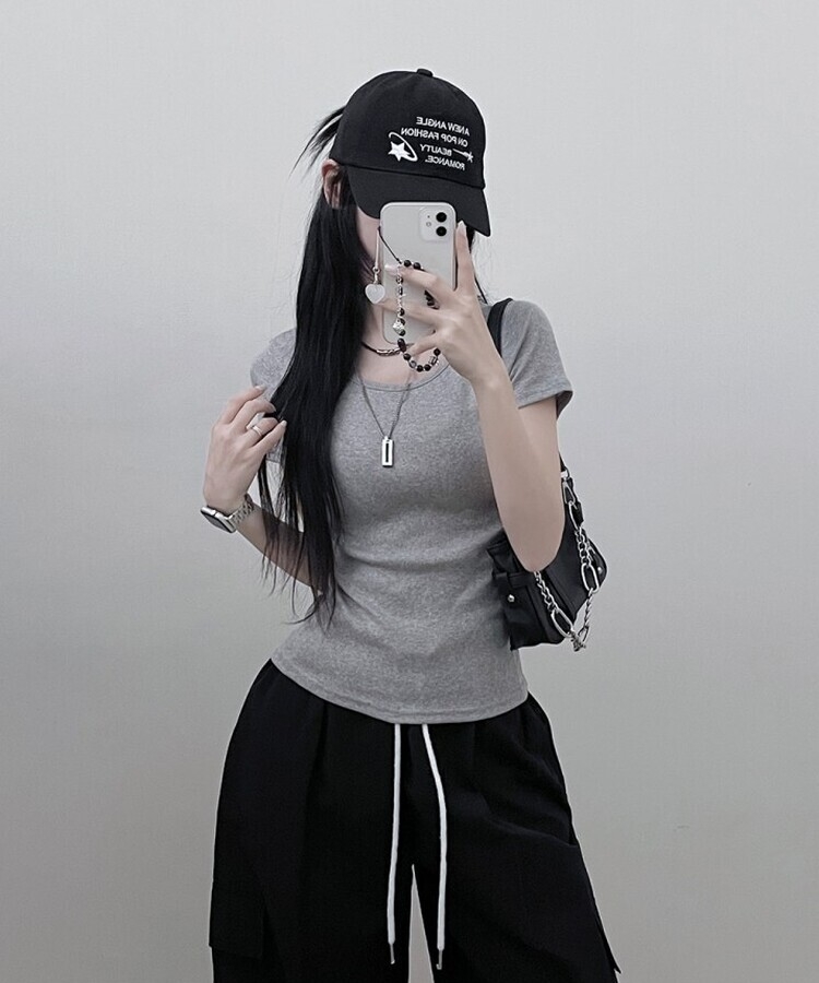 소프트무지랍빠유넥라운드슬림핏반팔티 그레이