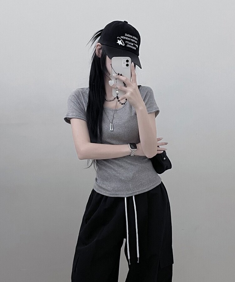 소프트무지랍빠유넥라운드슬림핏반팔티 그레이