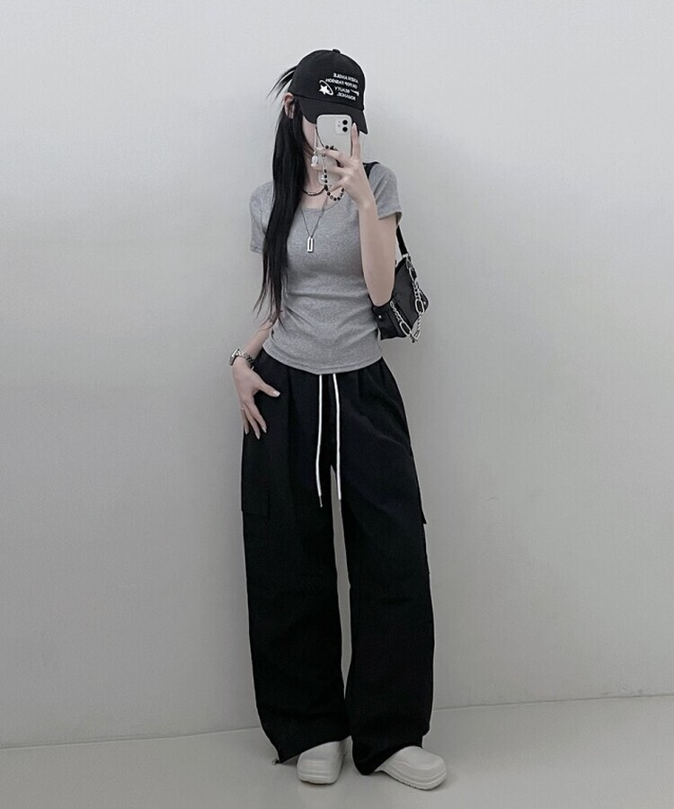 소프트무지랍빠유넥라운드슬림핏반팔티 그레이