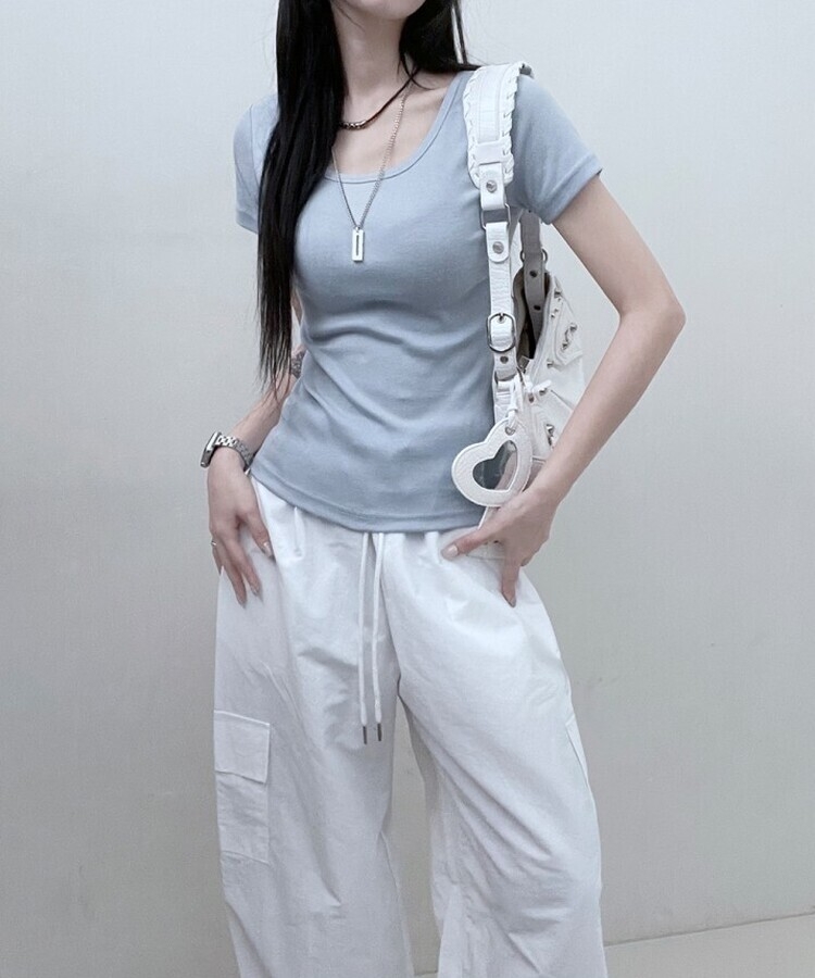 소프트무지랍빠유넥라운드슬림핏반팔티 소라