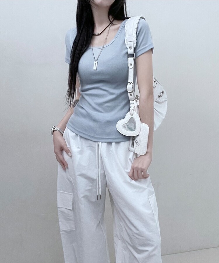 소프트무지랍빠유넥라운드슬림핏반팔티 소라