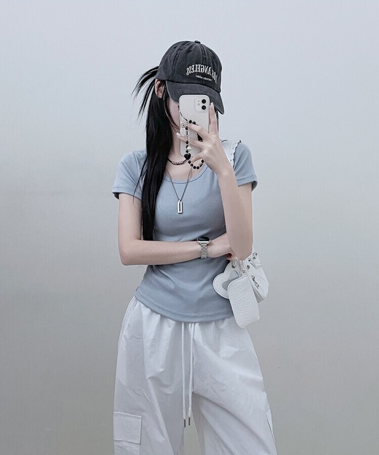 소프트무지랍빠유넥라운드슬림핏반팔티 소라