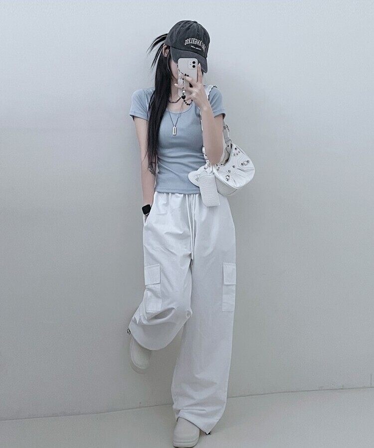 소프트무지랍빠유넥라운드슬림핏반팔티 소라