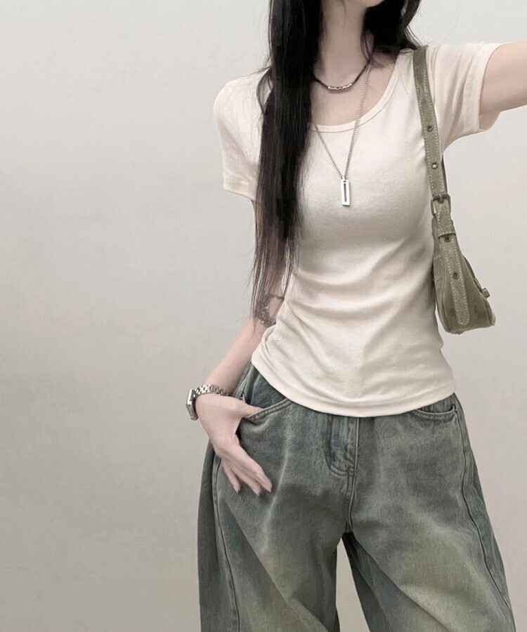 소프트무지랍빠유넥라운드슬림핏반팔티 연베이지