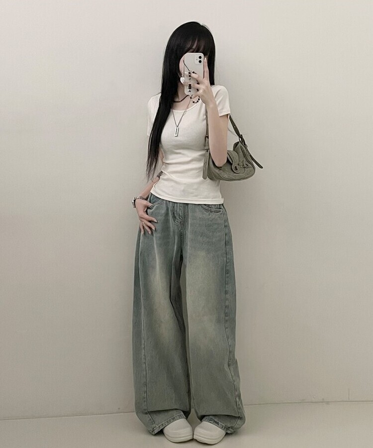 소프트무지랍빠유넥라운드슬림핏반팔티 연베이지