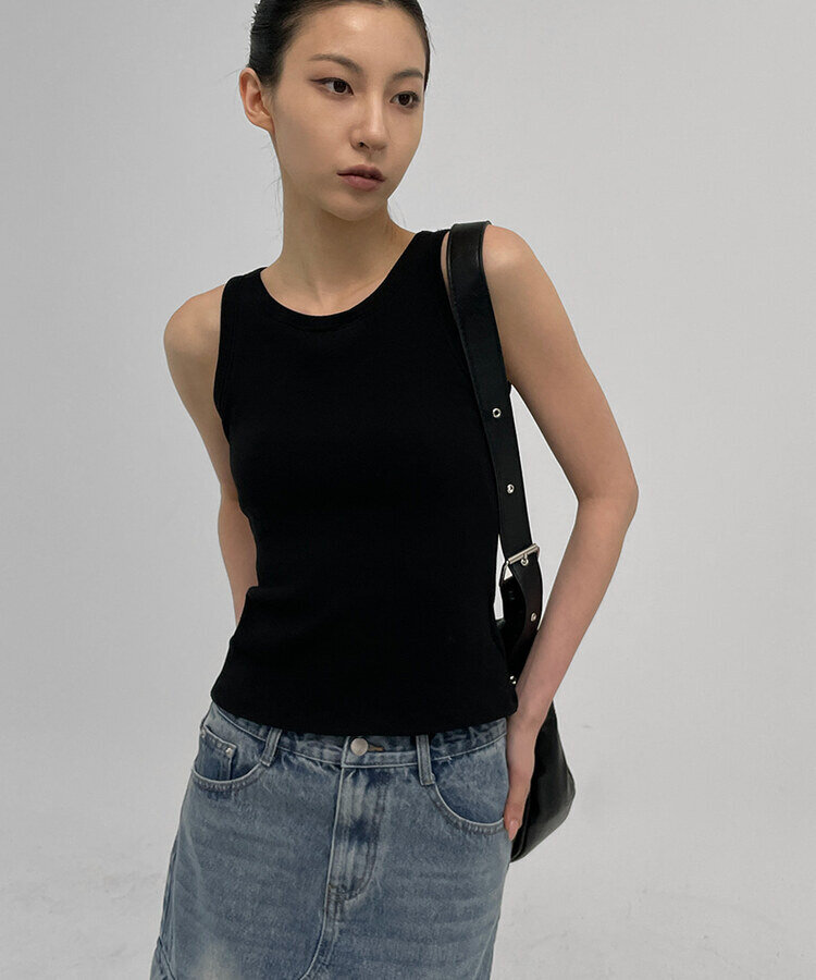 イージーベーシックカップ付きノースリーブ BLACK