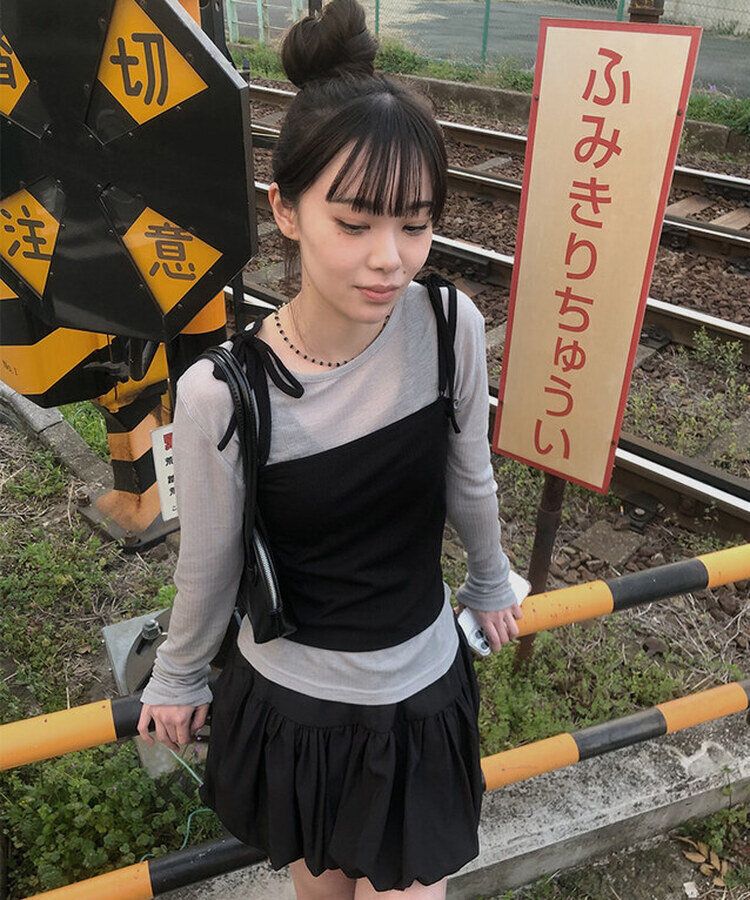 エンヌパンプキンバルーンミニスカート BLACK