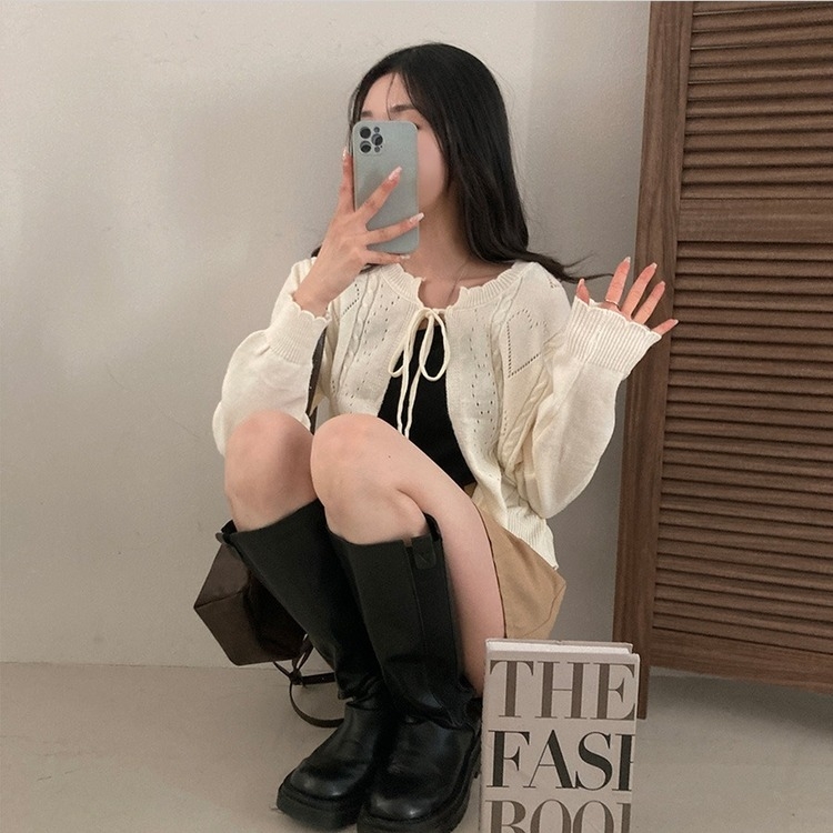 데일리한 무드 썸모어 러블리 펀칭 리본 크롭 니트 가디건 화이트