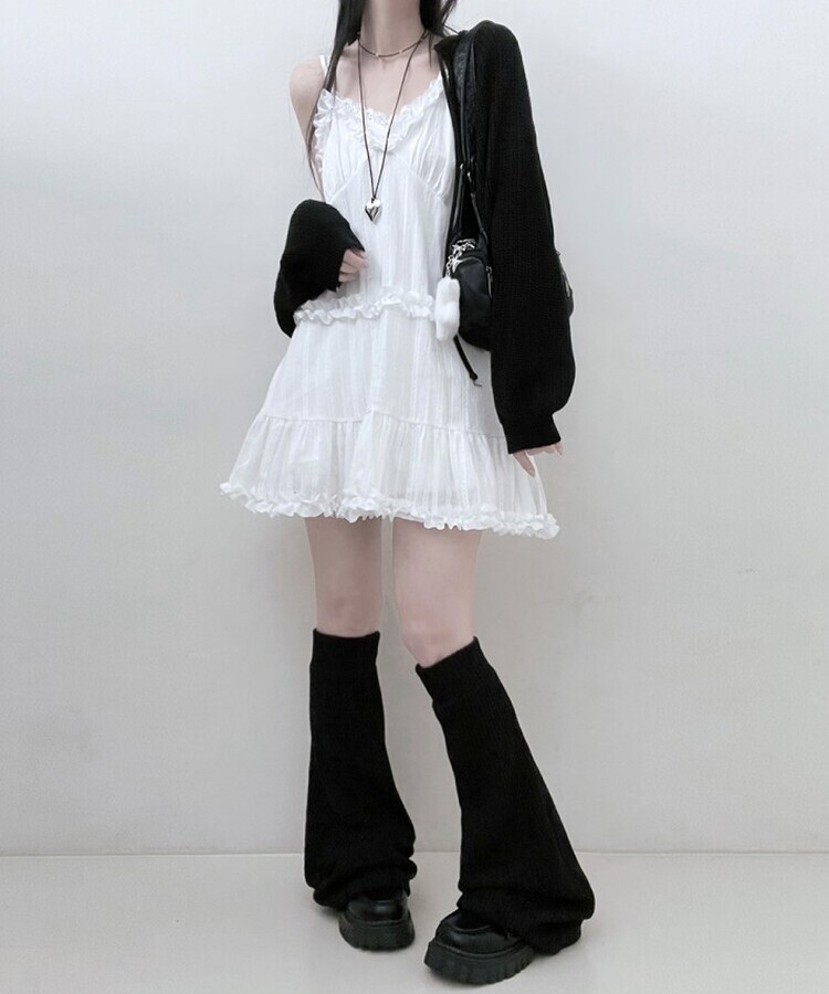未使用✨️　OZZONESTE　黒　フリル　レース　ミニワンピース　ビスチェ 未使用✨️ OZZONESTE 黒 フリル レース ミニワンピース ビスチェ
