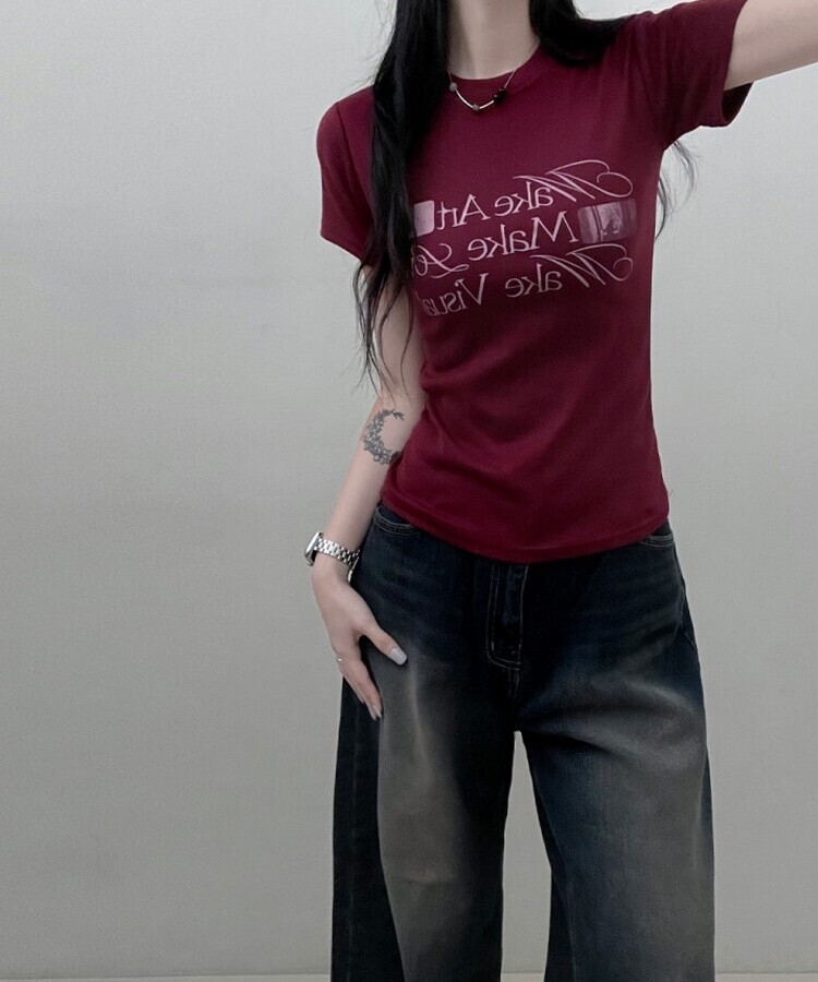 スリムフィットプリンティング半袖Tシャツ WINE