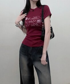 半袖Tシャツ スリムフィットプリンティング半袖Tシャツ WINE