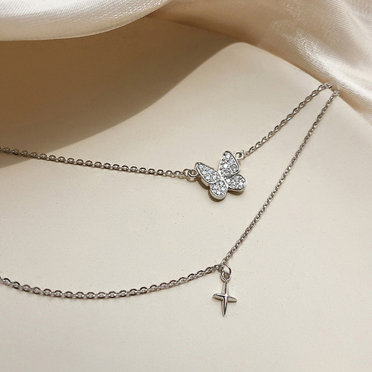 バタフライレイヤードネックレス