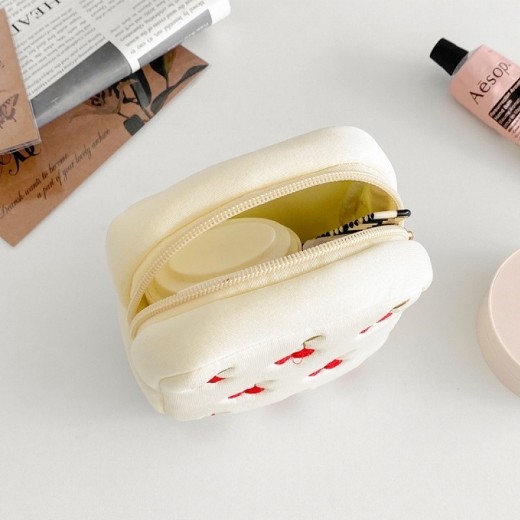 チェリー刺繍ポーチ｜ファッション雑貨｜韓国ファッション通販 SONA