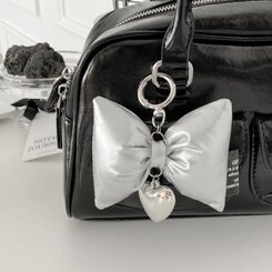 グロッシーダウンハートリボンキーホルダー SILVER