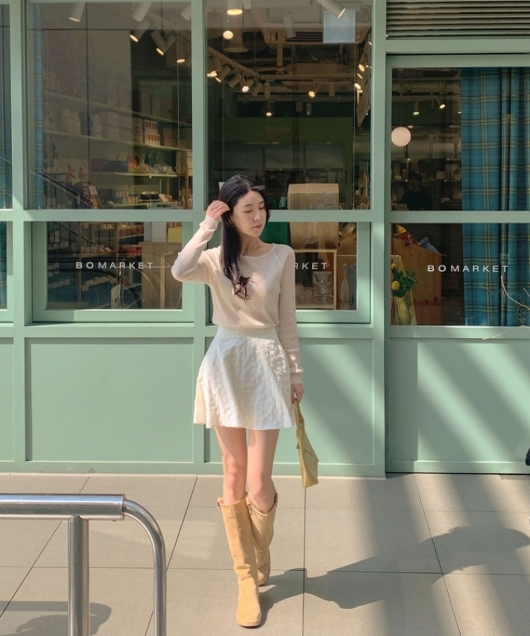 モブフラワーエンボAラインフレアミニスカートパンツ IVORY
