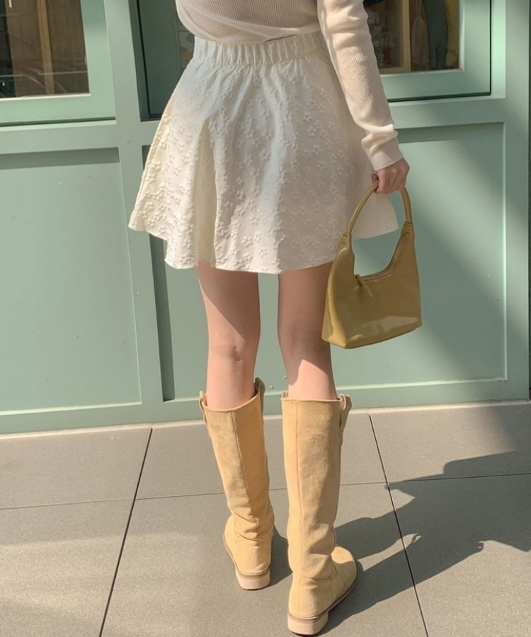 モブフラワーエンボAラインフレアミニスカートパンツ IVORY