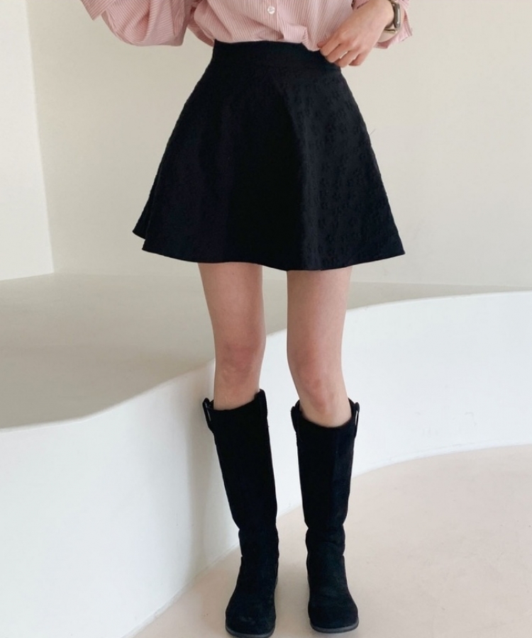 モブフラワーエンボAラインフレアミニスカートパンツ BLACK